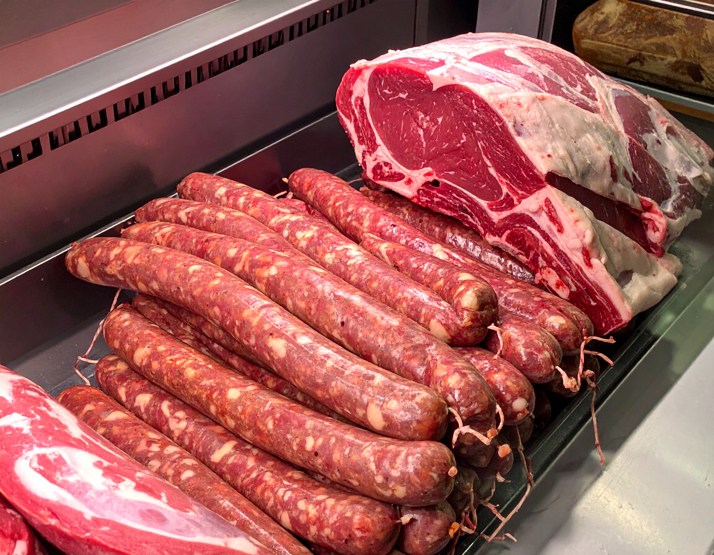 Premium quality sausages and steak from Meaty Farm butcher partners